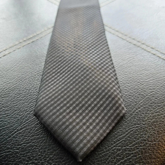 Vintage-inspired black tie by little black tie with pinstripe pattern - Picture 6 of 9